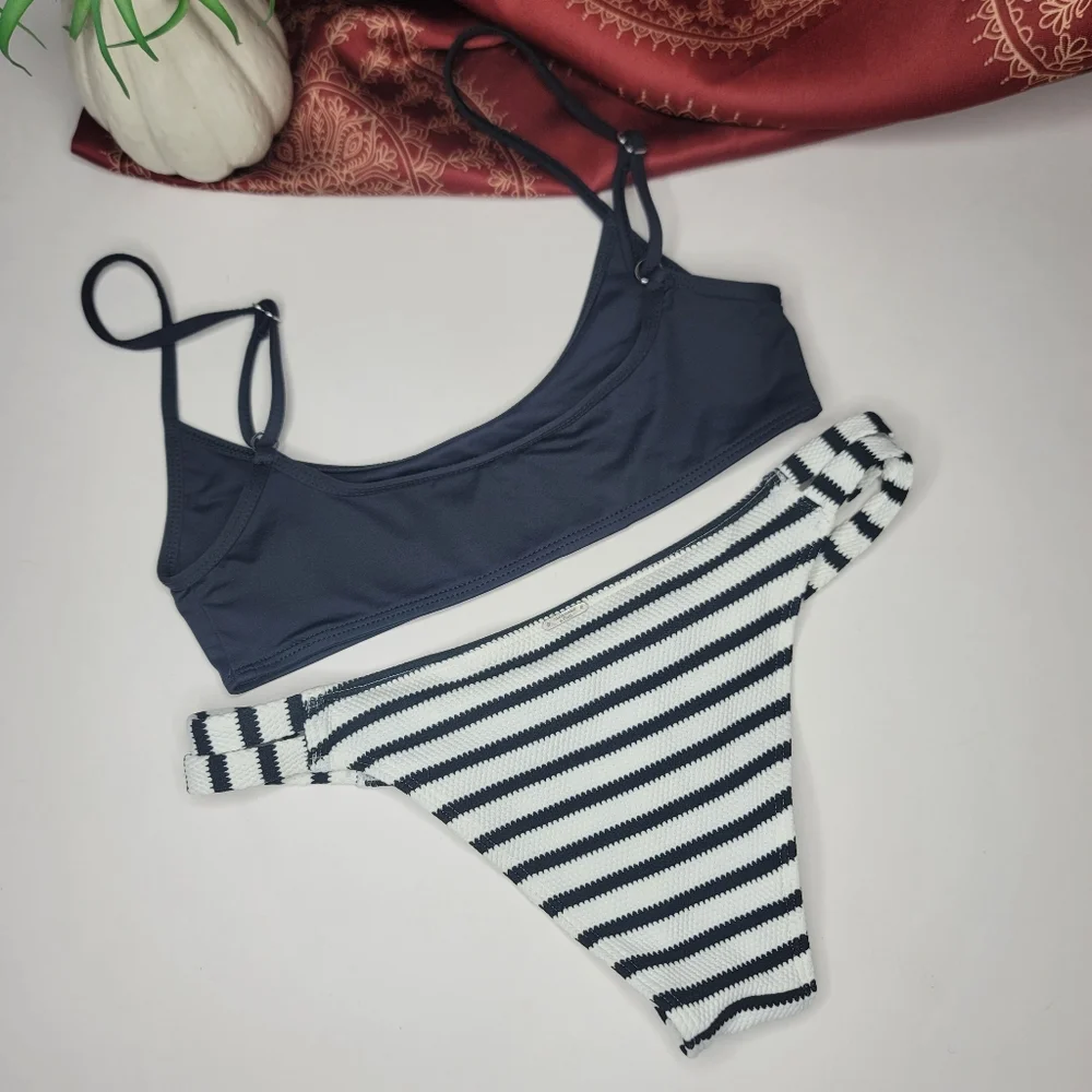 XS Bikini Set Black White Frankies Abercrombie
